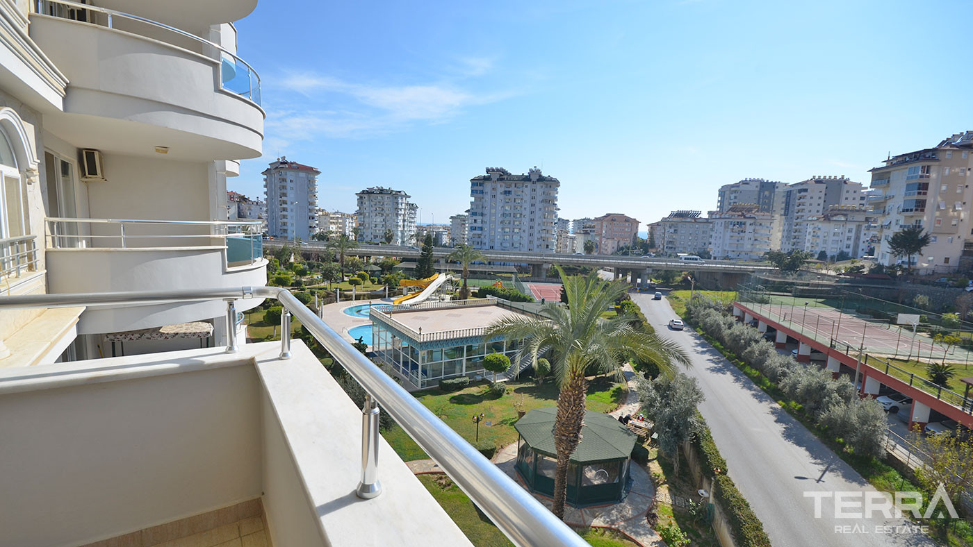 Rich Social Features from Bargain Flat Near the Alanya Center - 74825