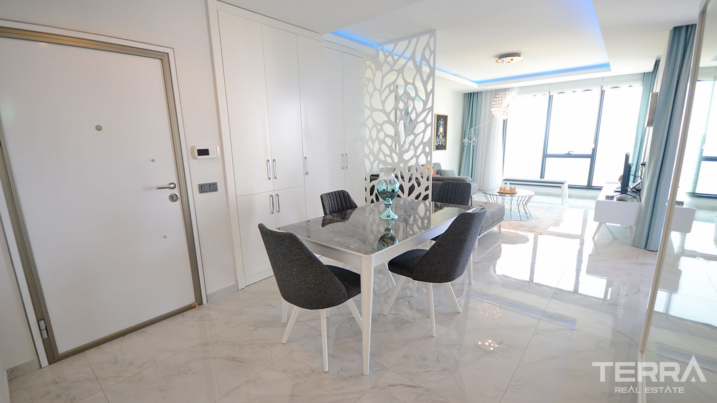 Spectacular Seafront Apartment with Stylish Furnishings in Alanya - 74836