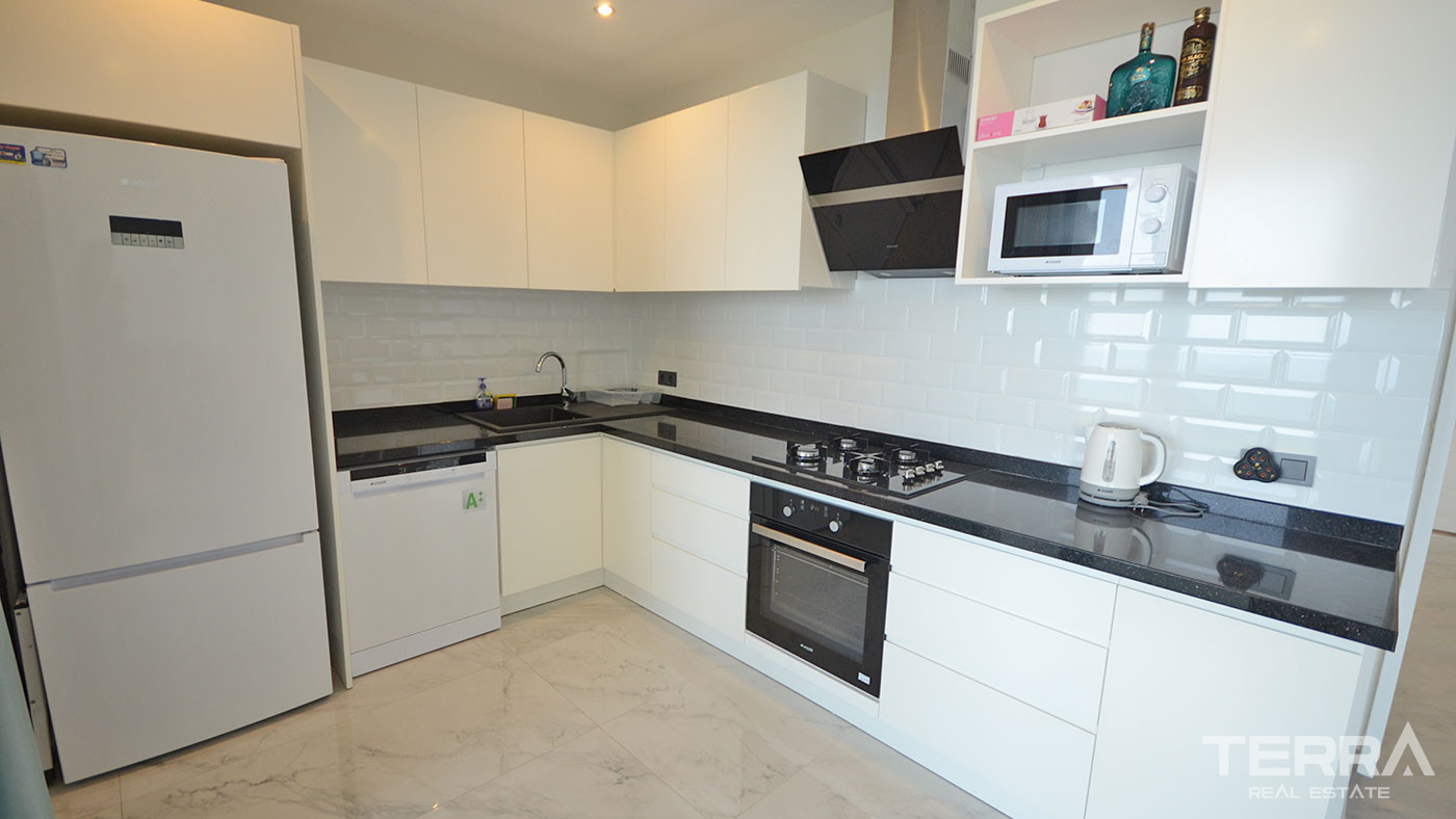 Spectacular Seafront Apartment with Stylish Furnishings in Alanya - 74837