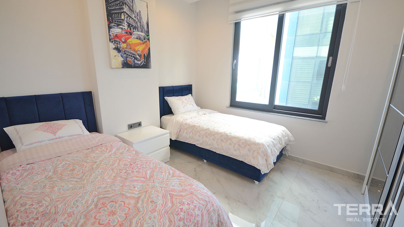 Spectacular Seafront Apartment with Stylish Furnishings in Alanya - 74839