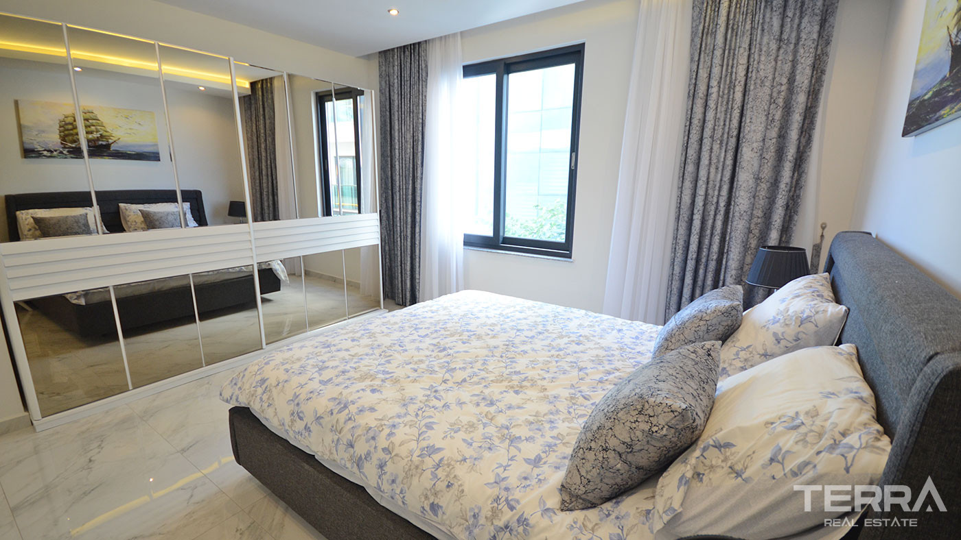 Spectacular Seafront Apartment with Stylish Furnishings in Alanya - 74841