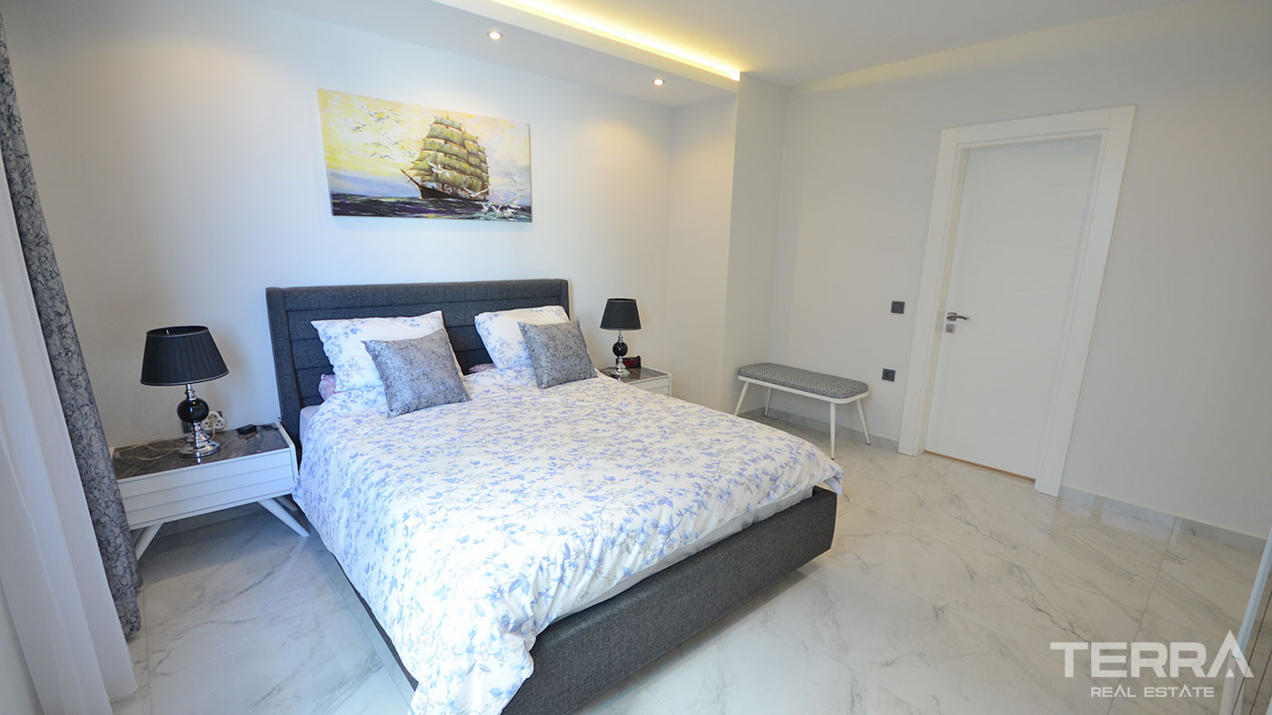 Spectacular Seafront Apartment with Stylish Furnishings in Alanya - 74842