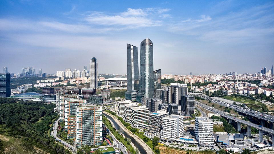 Stylish Flats with 360° View in Skyland in Istanbul Sarıyer
