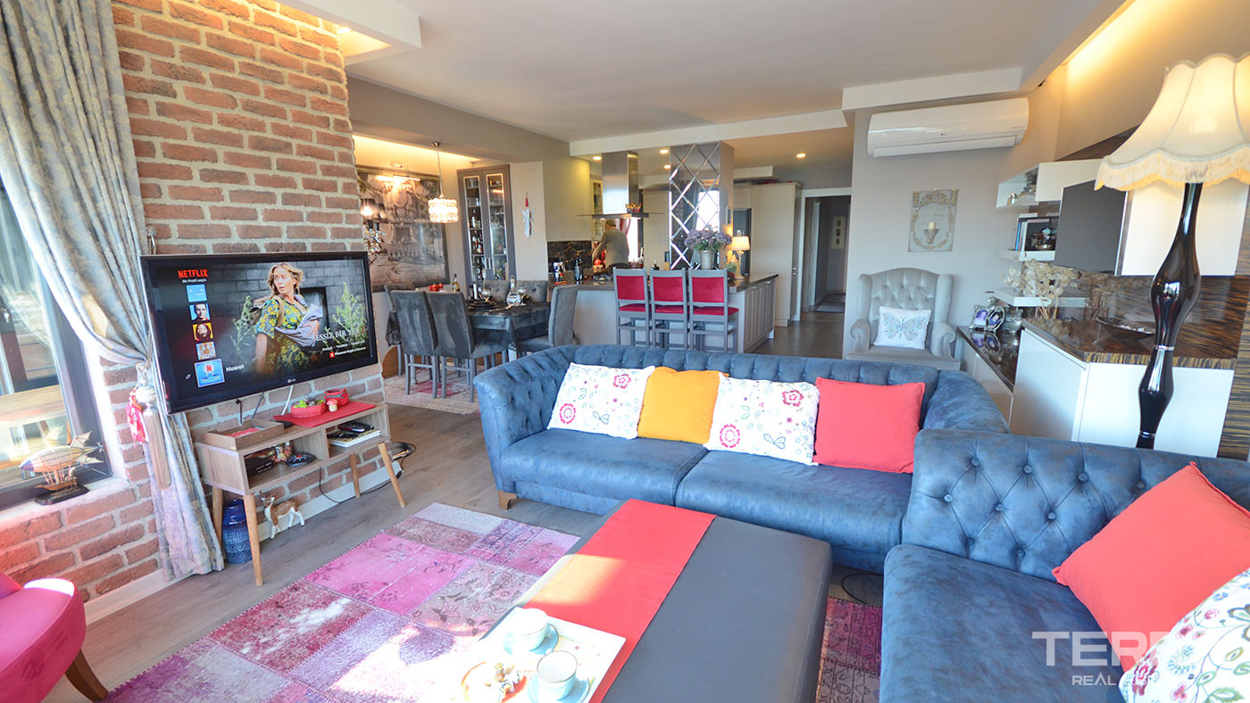 Seafront Apartment for Sale in central Alanya, Turkey - 75598