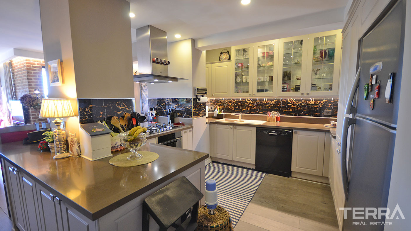 Seafront Apartment for Sale in central Alanya, Turkey - 75603