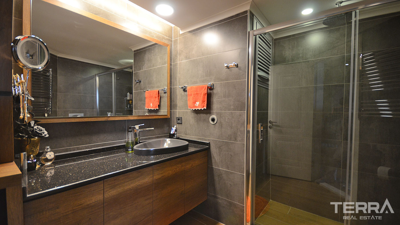 Seafront Apartment for Sale in central Alanya, Turkey - 75608