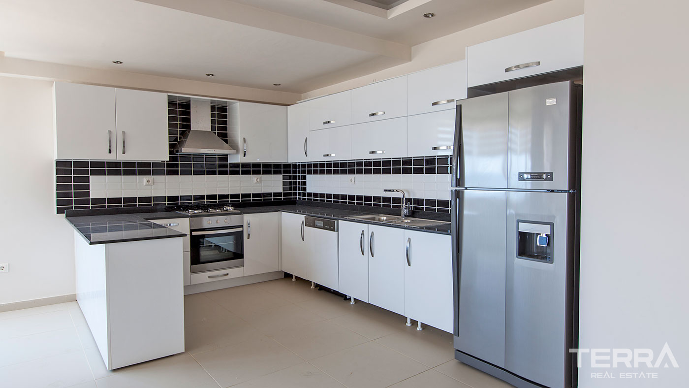 Turnkey Flats by the Sea Equipped with Top Quality Materials in Mersin - 75811