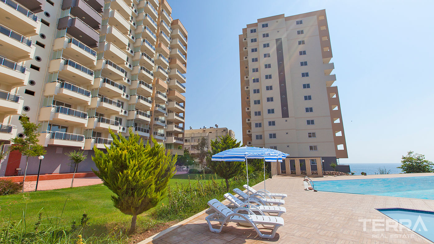 Turnkey Flats by the Sea Equipped with Top Quality Materials in Mersin - 75819