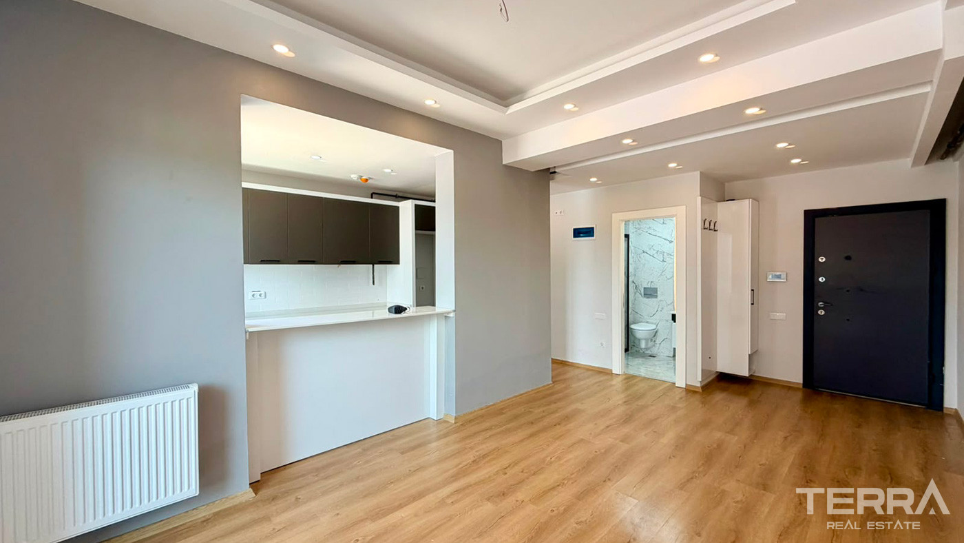 Sea View Flats in Mersin, Mezitli with Many Social Facilities - 133142