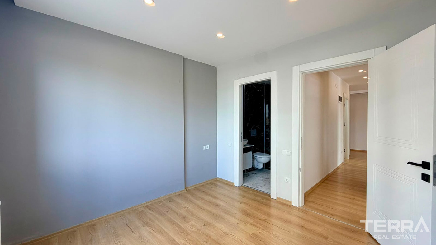 Sea View Flats in Mersin, Mezitli with Many Social Facilities - 133144