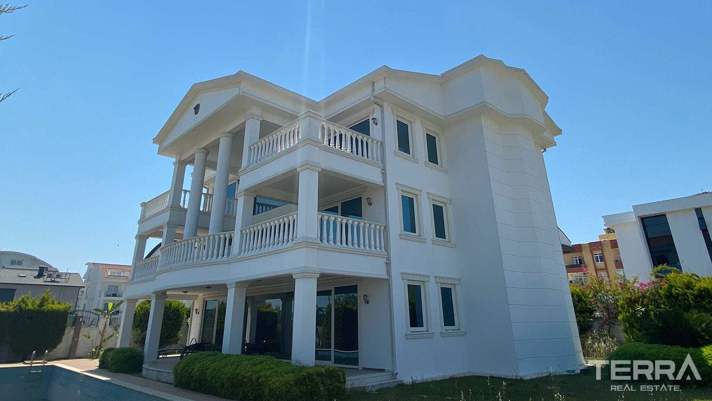 Von der türkischen Staatsbürgerschaft anerkannte Villa mit exklusivem Design in Belek - 77389