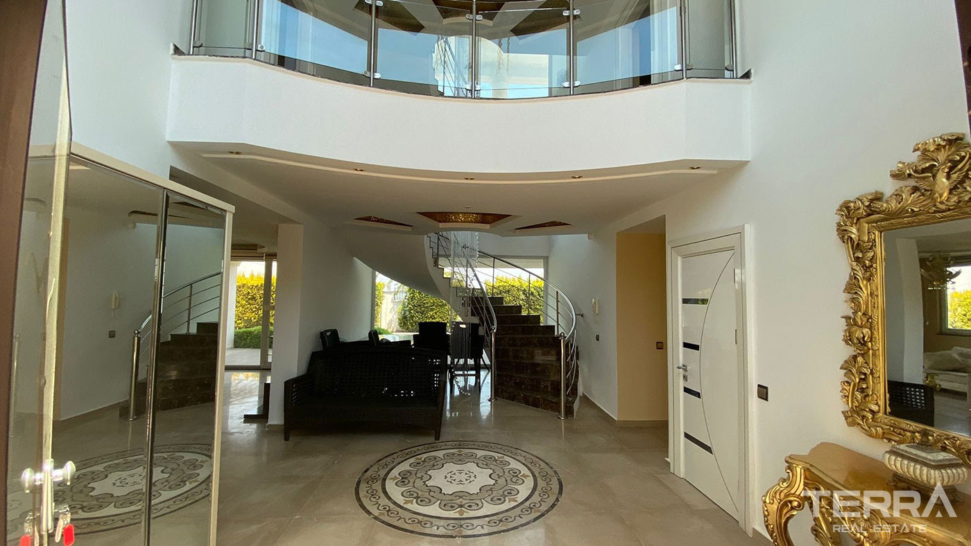 Von der türkischen Staatsbürgerschaft anerkannte Villa mit exklusivem Design in Belek - 77409