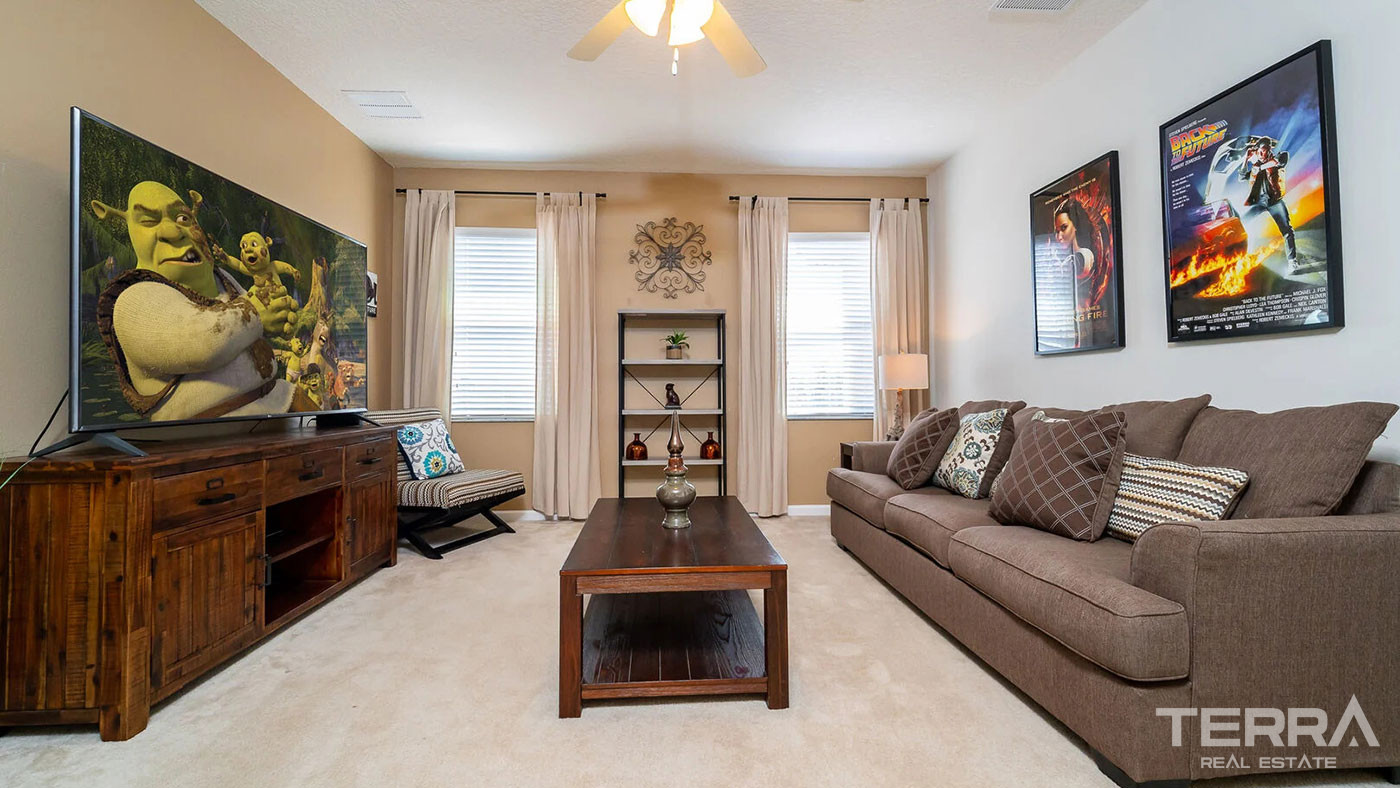Resort Style On Site Amenities from Exclusive Villas in Orlando - 78703