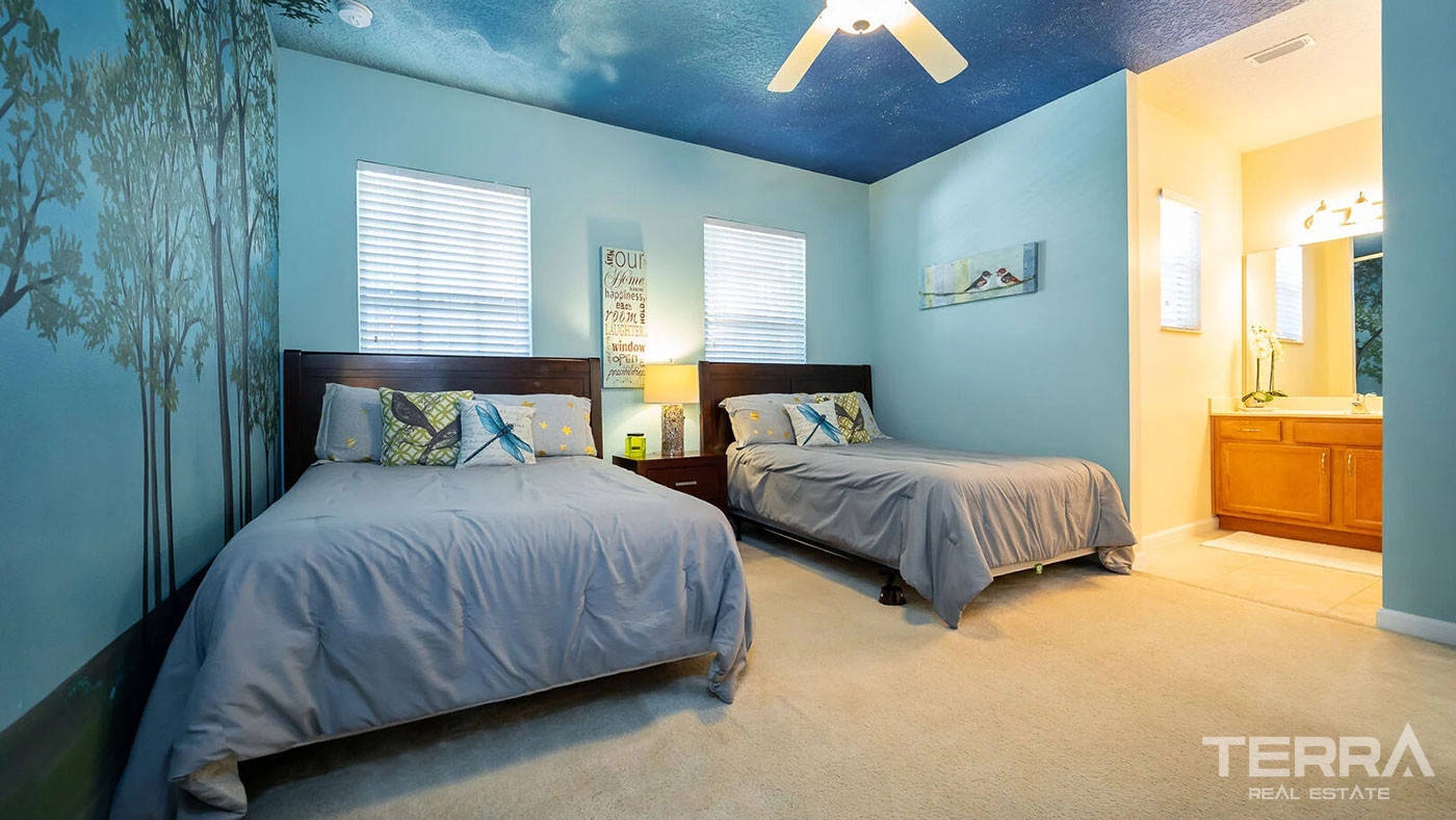 Resort Style On Site Amenities from Exclusive Villas in Orlando - 78706