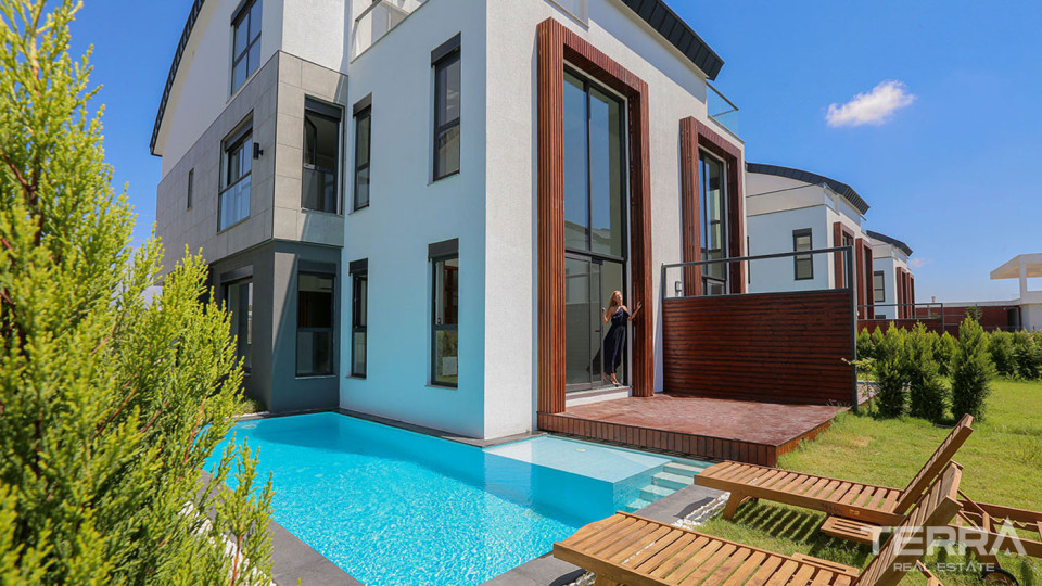 Luxury Semi-Detached Villas in Side Offer First Class Comfort