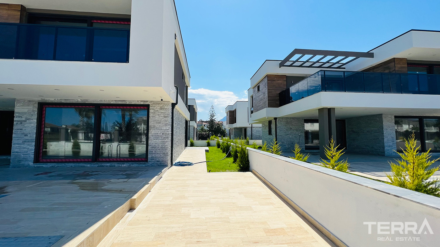 Complex of Detached Villas in 650 M From The Beach in Kemer - 80669