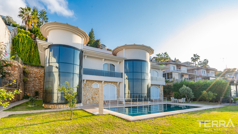 4+2 Furnished Villa with Underfloor Heating and Sea Views in Alanya