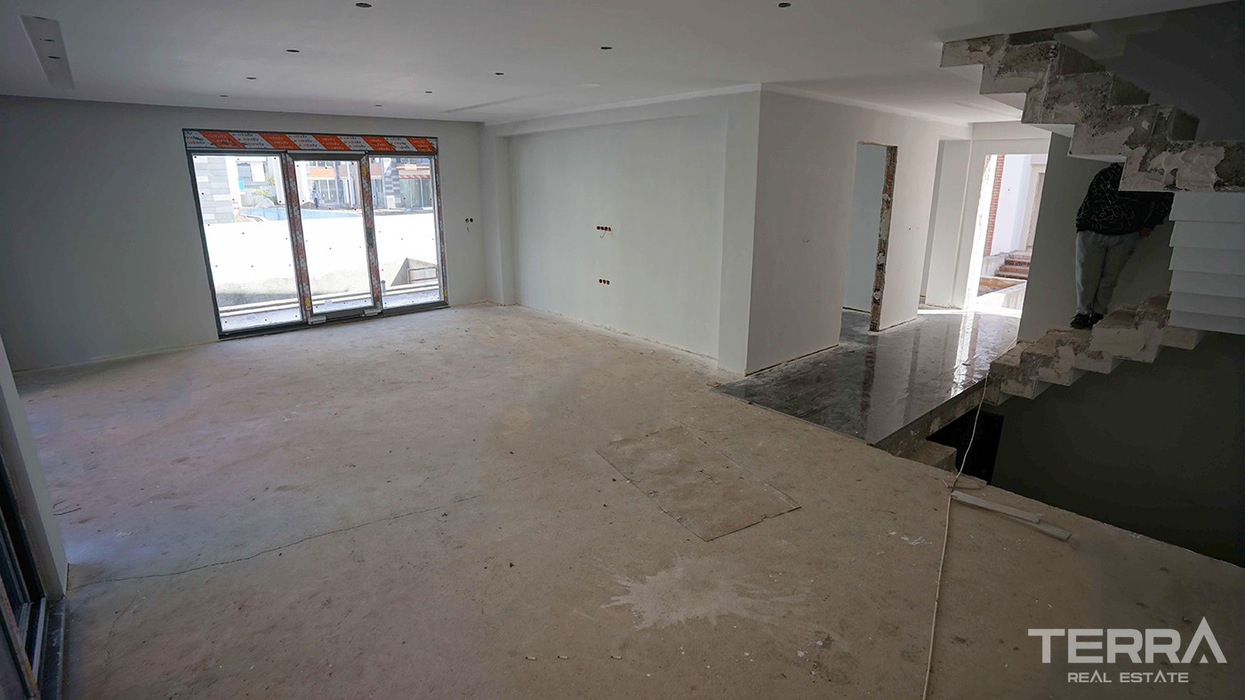 4+1 Detached Villa with a Private Pool in Antalya - 82796