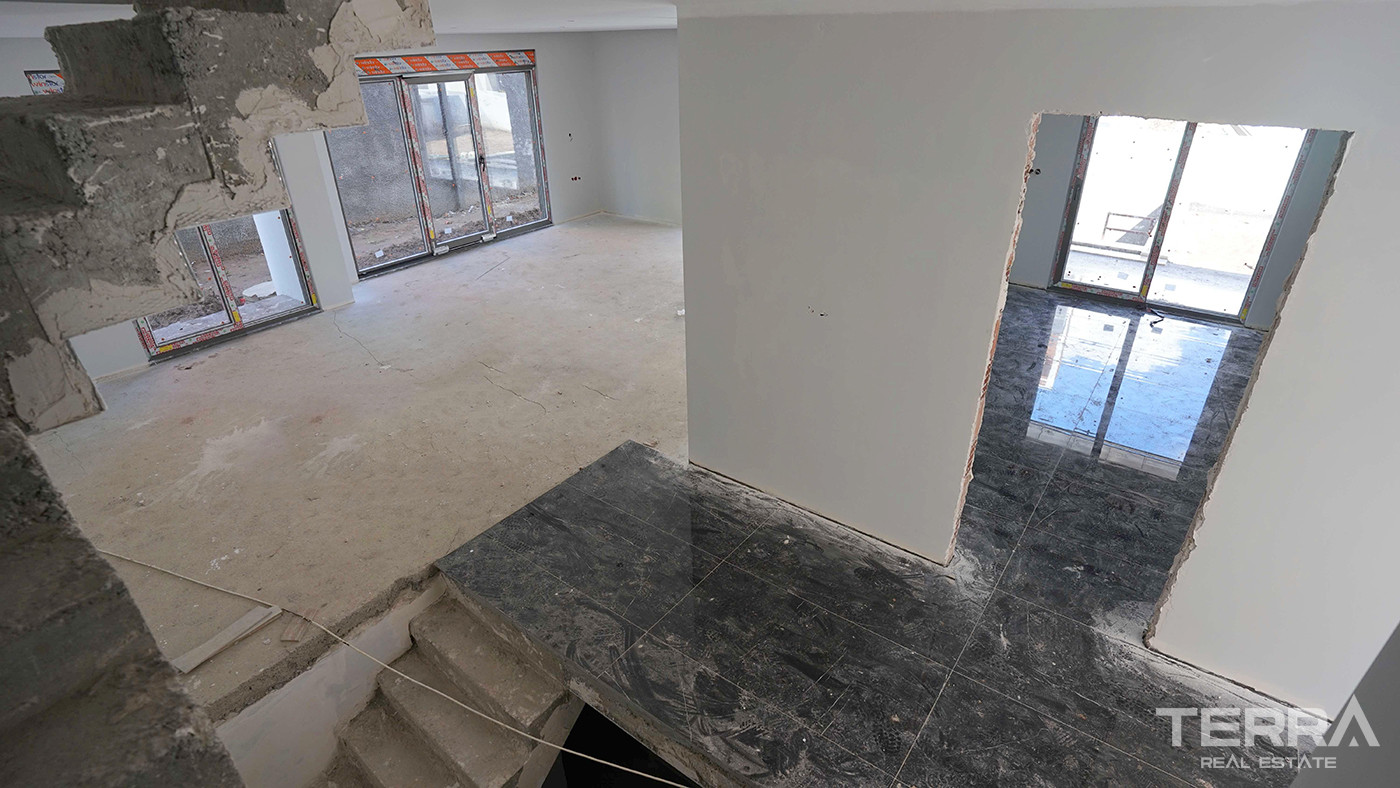 4+1 Detached Villa with a Private Pool in Antalya - 82800