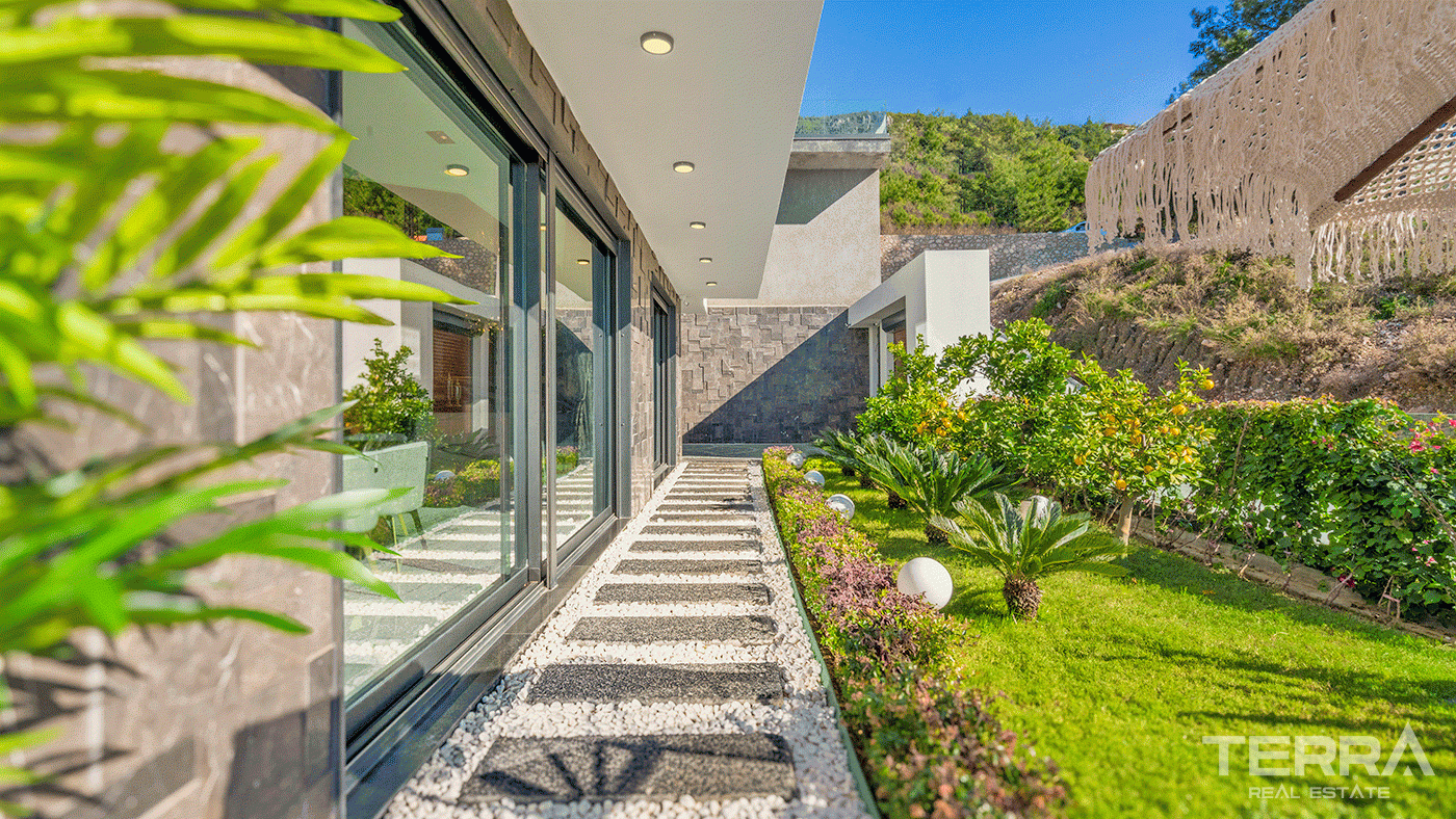Spacious 3+1 Villa with a Stunning Sea View in Alanya, Bektaş - 98051