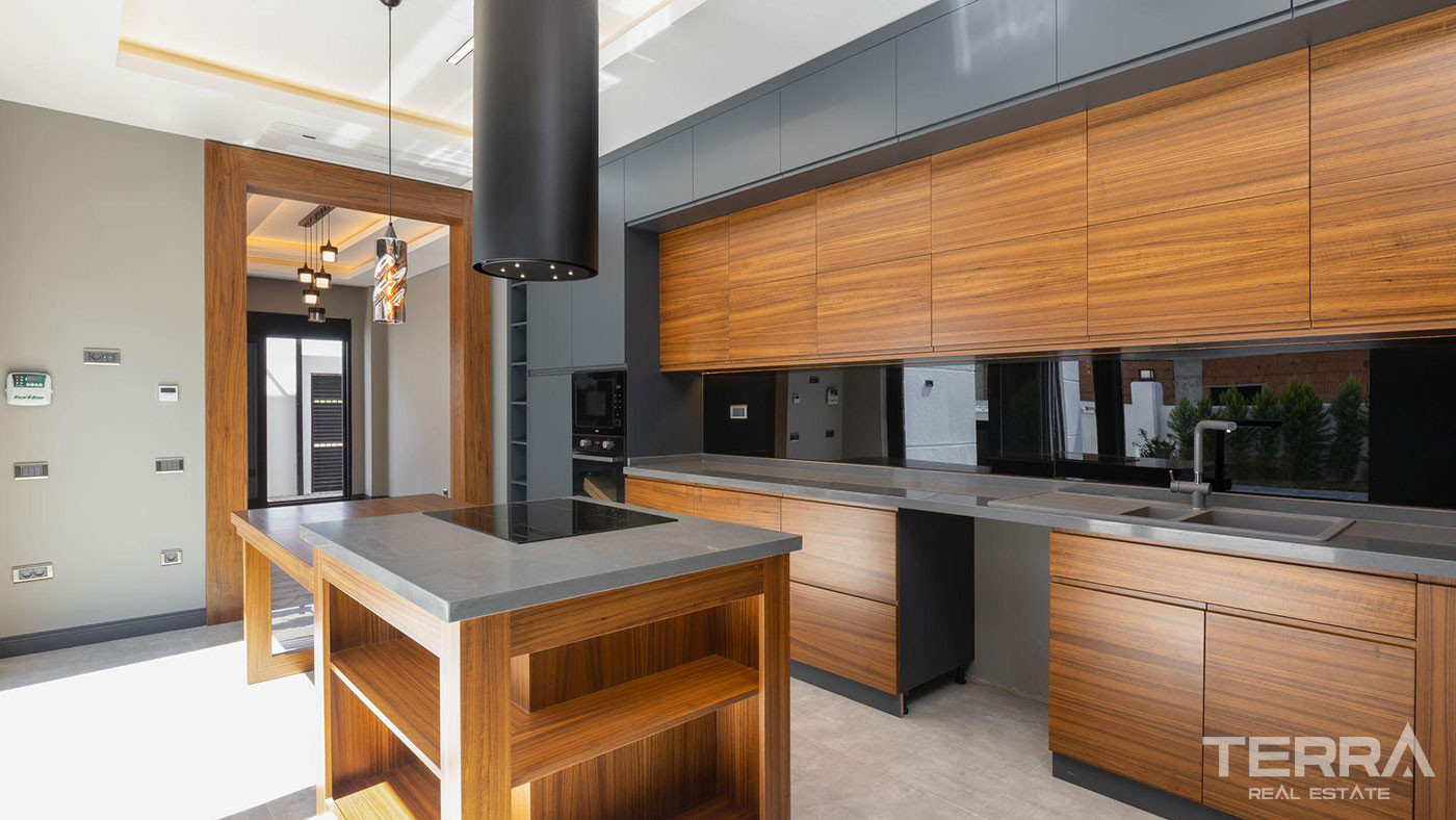 Turnkey Luxury Antalya Villa with High-End Furniture and Interiors - 86022