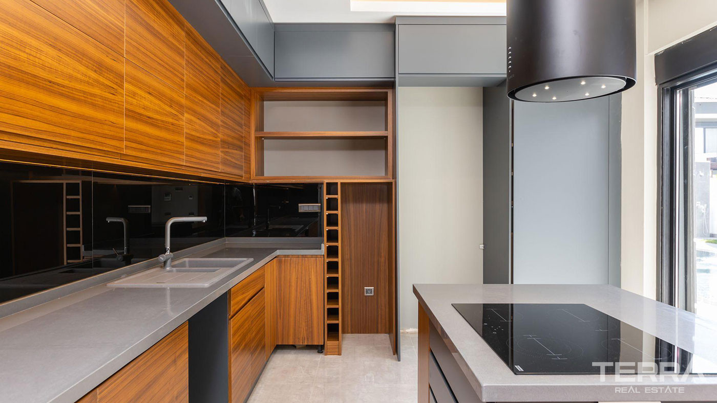 Turnkey Luxury Antalya Villa with High-End Furniture and Interiors - 86027