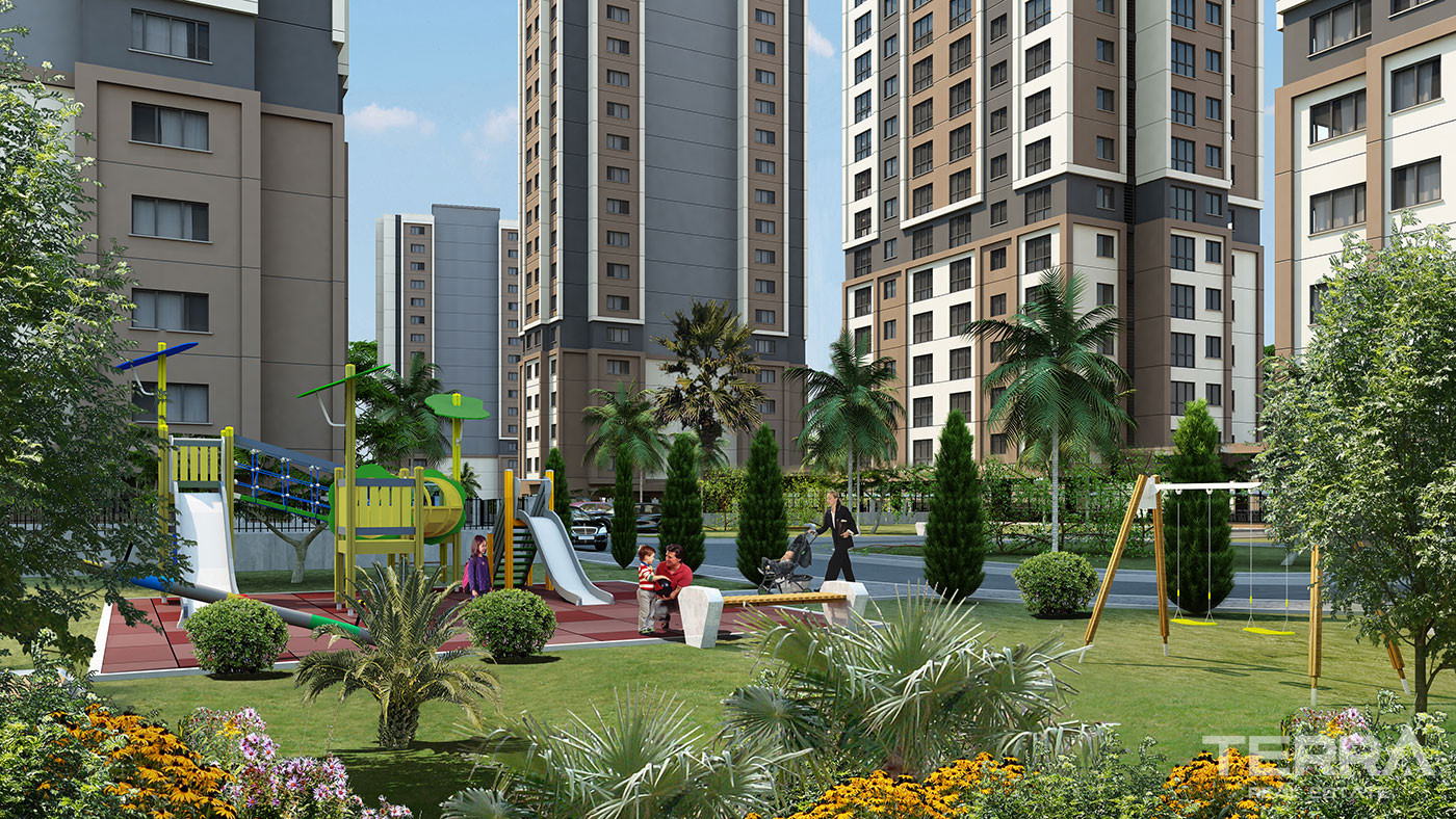 Apartments in the Center of Kartal, İstanbul, within a Large Complex - 87497