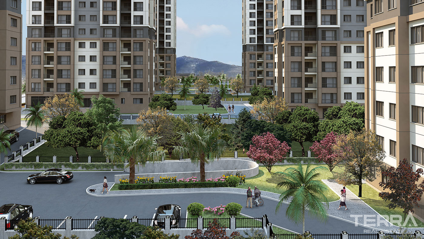 Apartments in the Center of Kartal, İstanbul, within a Large Complex - 87499