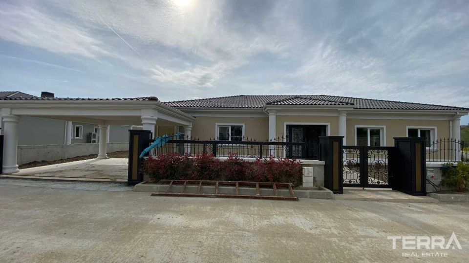 Lake View Villas for Sale in Istanbul Büyükçekmece - Villa Mahal Manor