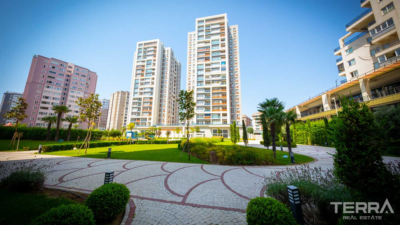 Sea and Lake View Flats in Istanbul Beylikdüzü - Elit Life Residence - 90560