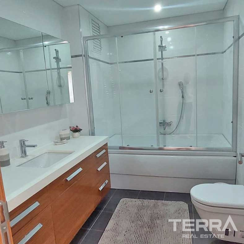 Sea and Lake View Flats in Istanbul Beylikdüzü - Elit Life Residence - 90573