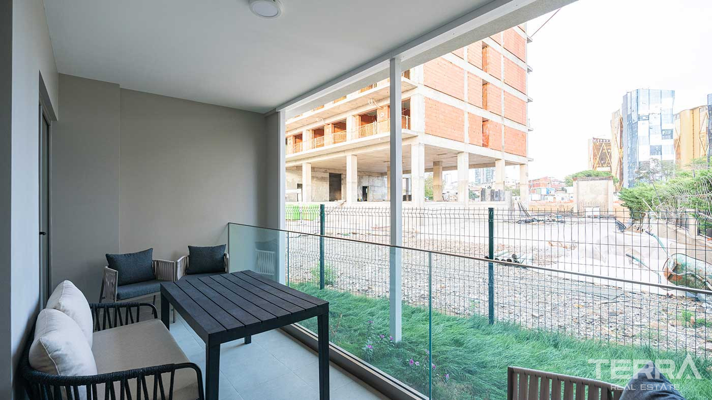 Sea View Flats for Sale in a 5 Star Hotel Concept Complex in Maltepe - 91168