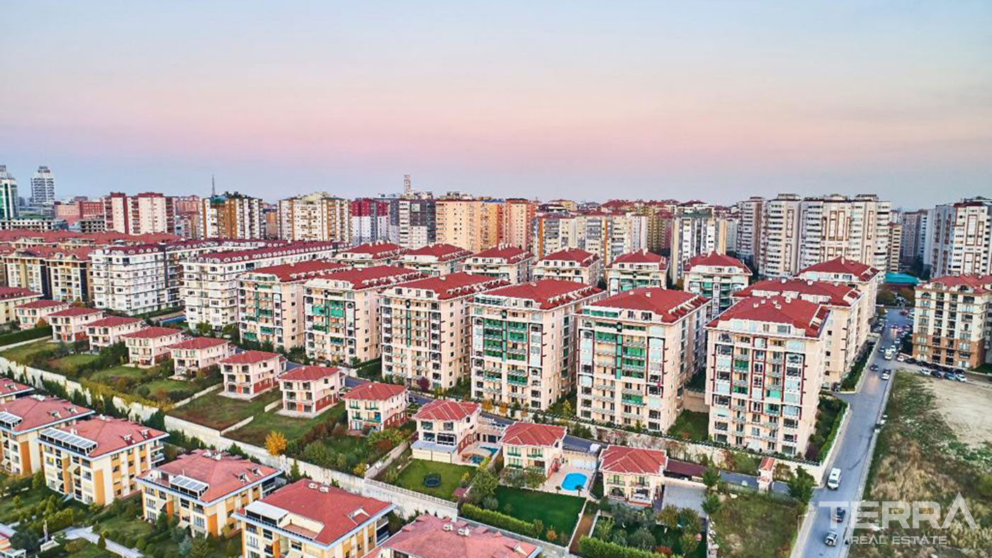 Family-Type Flats with Sea and Lake Views in Büyükçekmece - 91419