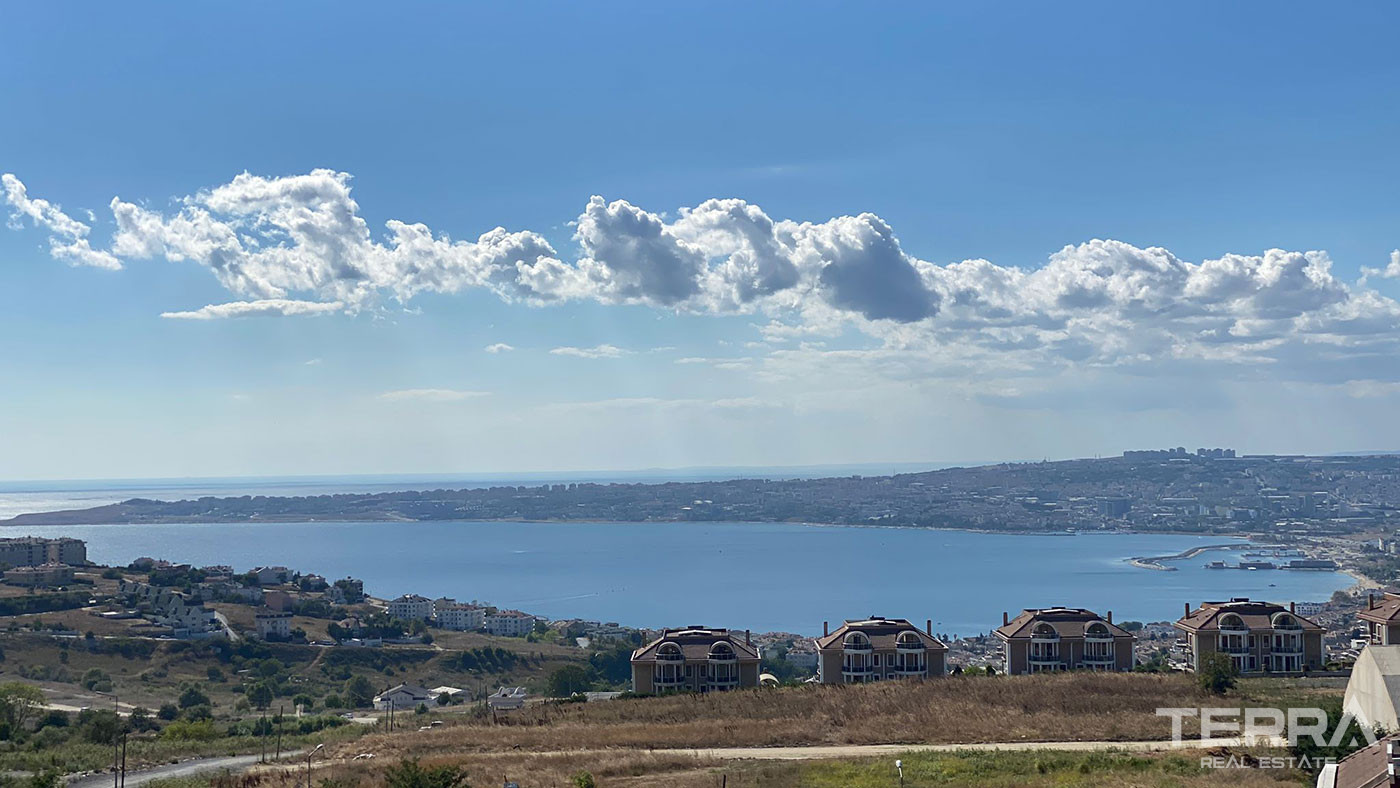 Family-Type Flats with Sea and Lake Views in Büyükçekmece - 91423