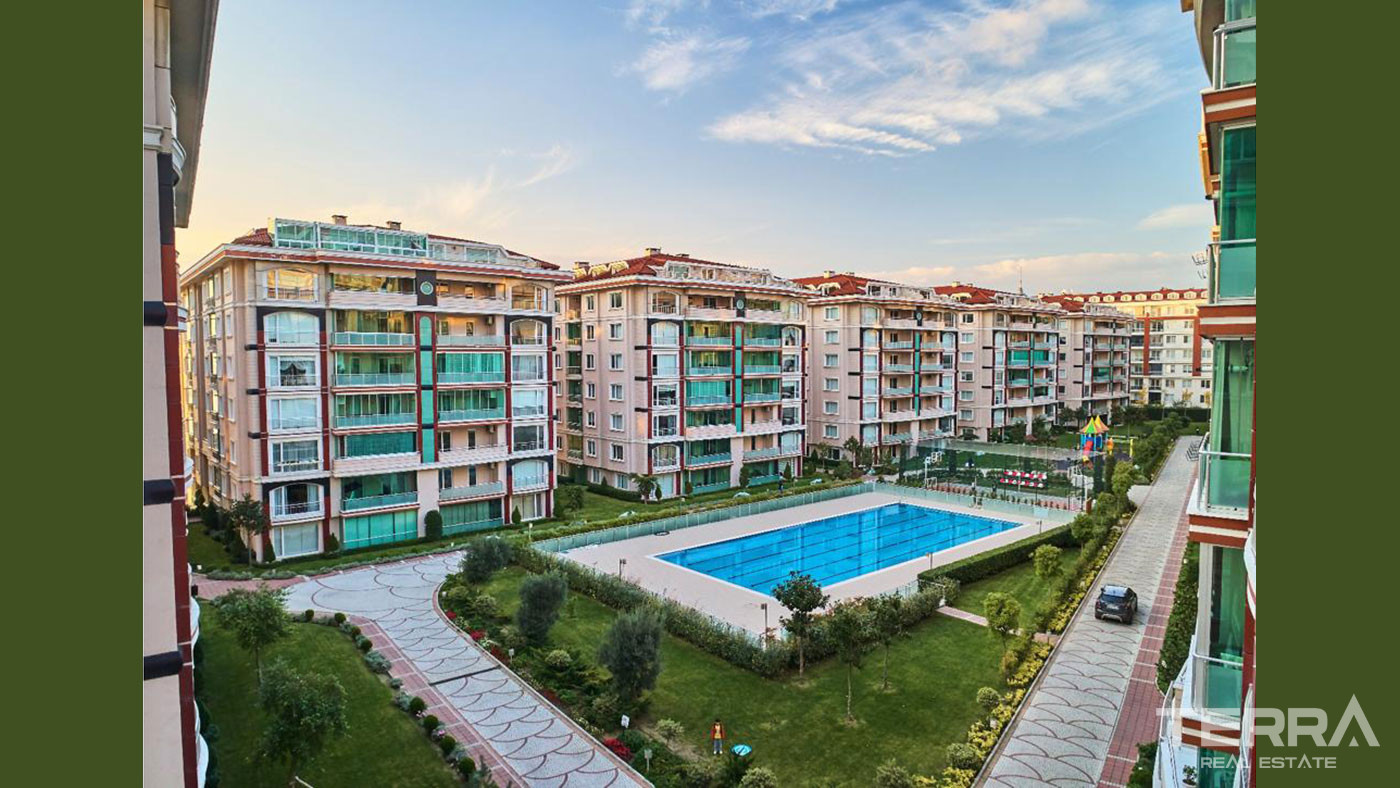 Family-Type Flats with Sea and Lake Views in Büyükçekmece - 91439