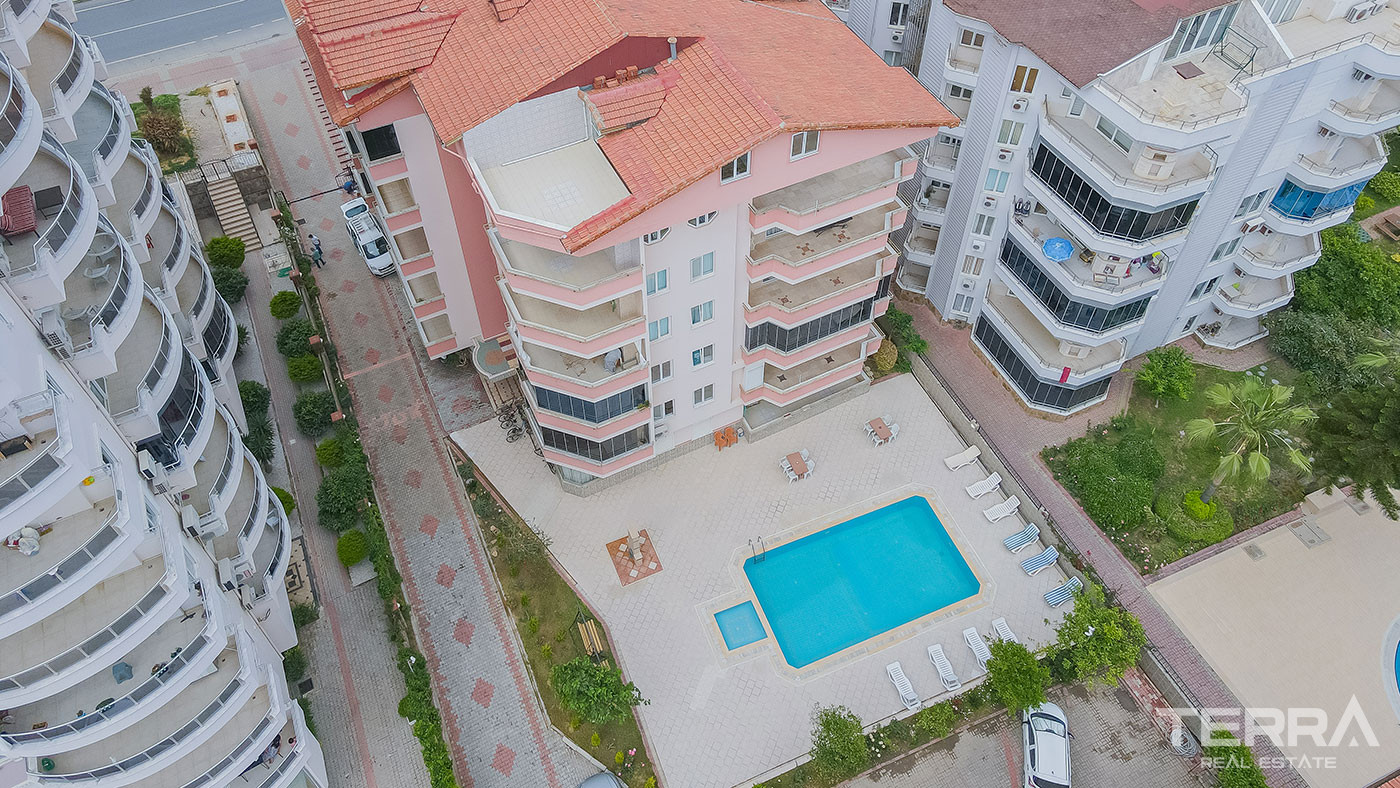 Ultimate Comfort in the Seafront Resale Flat with 4 Bedrooms in Alanya - 93326