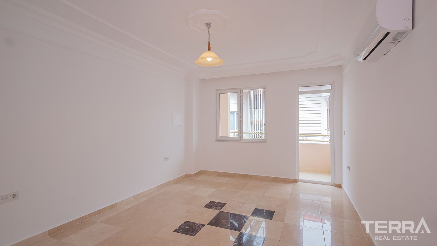 Ultimate Comfort in the Seafront Resale Flat with 4 Bedrooms in Alanya - 93333