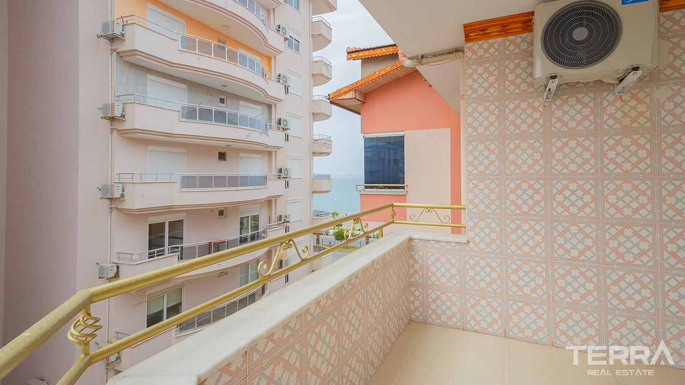 Ultimate Comfort in the Seafront Resale Flat with 4 Bedrooms in Alanya - 93344