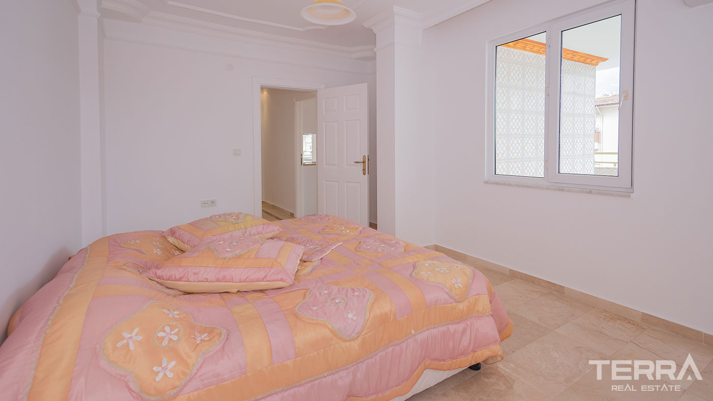 Ultimate Comfort in the Seafront Resale Flat with 4 Bedrooms in Alanya - 93349