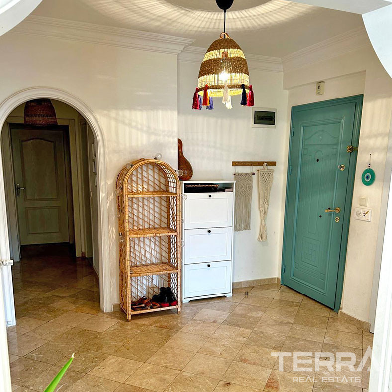 Chic Resale Apartment with Spacious Living Areas in Alanya Center - 94203