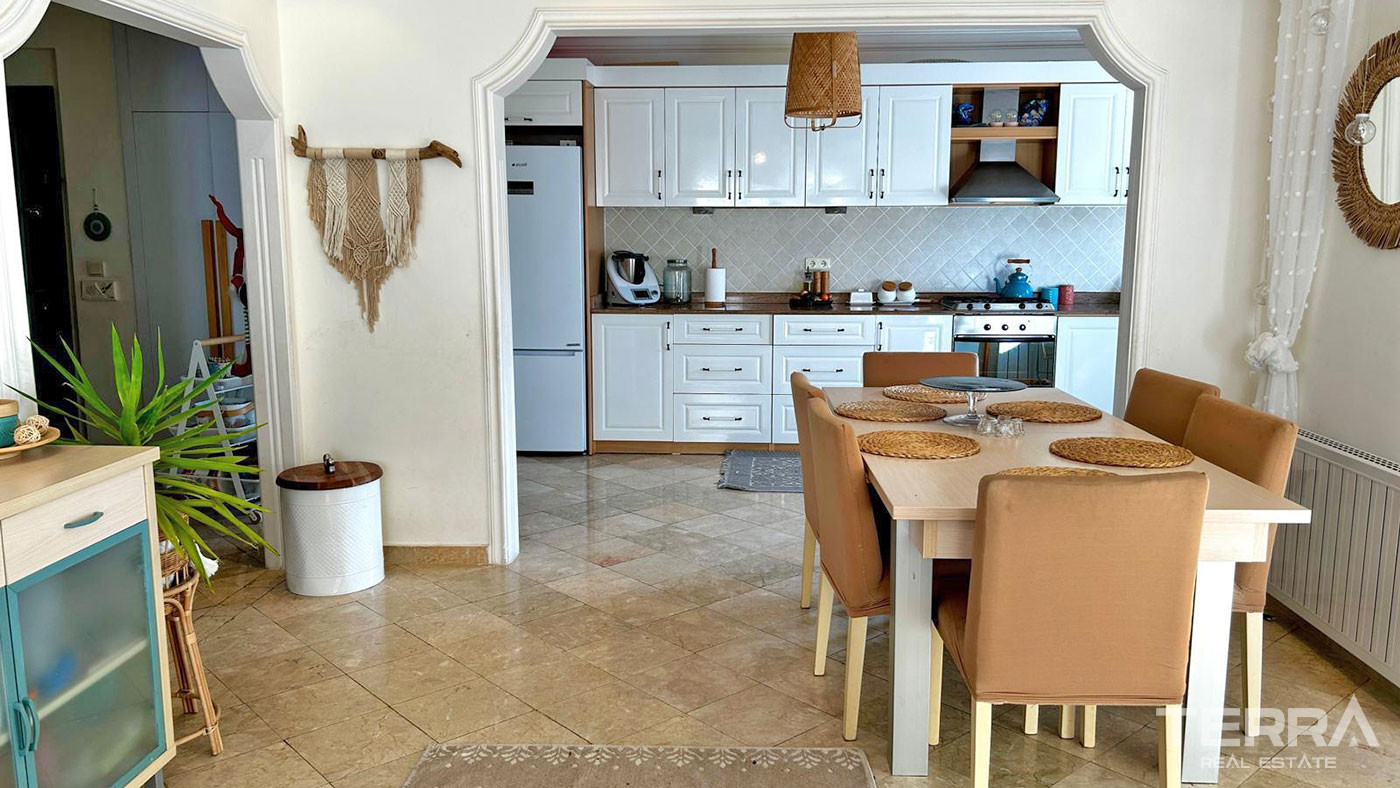 Chic Resale Apartment with Spacious Living Areas in Alanya Center - 94205