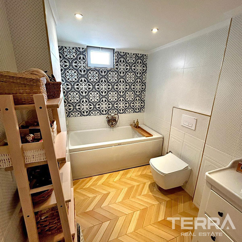 Chic Resale Apartment with Spacious Living Areas in Alanya Center - 94208