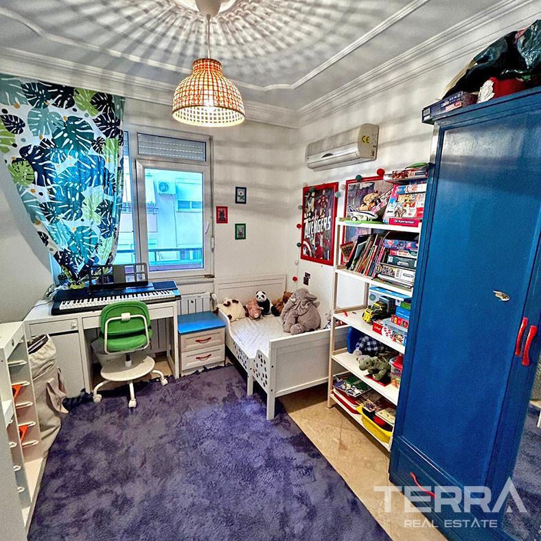 Chic Resale Apartment with Spacious Living Areas in Alanya Center - 94213