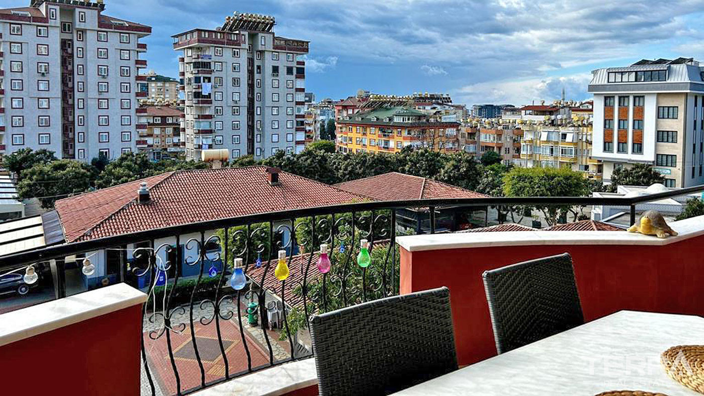 Chic Resale Apartment with Spacious Living Areas in Alanya Center - 94221
