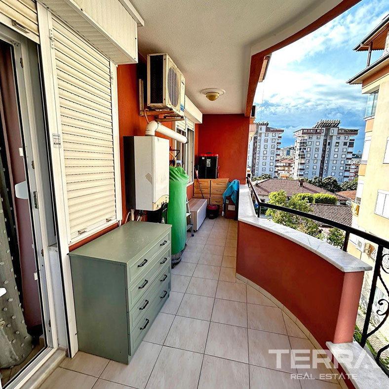 Chic Resale Apartment with Spacious Living Areas in Alanya Center - 94222