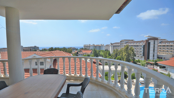 Sea View Apartment with Swimming Pool in Konaklı, Alanya