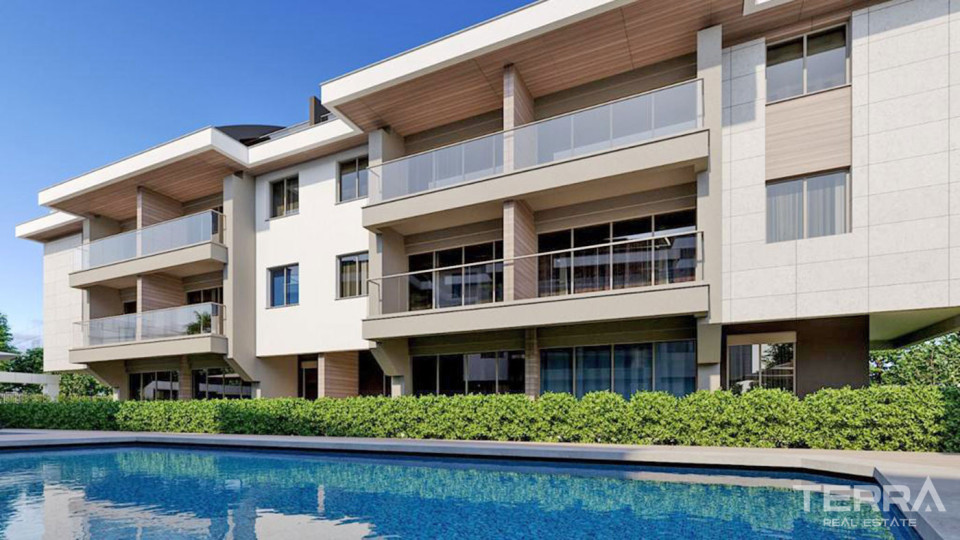 Modern Ready-to-Move-In Apartments in a New Complex in Lara, Antalya