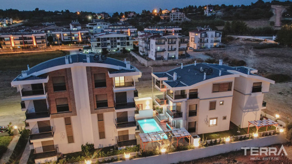Stylish Key-Ready Apartments in a Complex with a Pool in Ilıca, Side