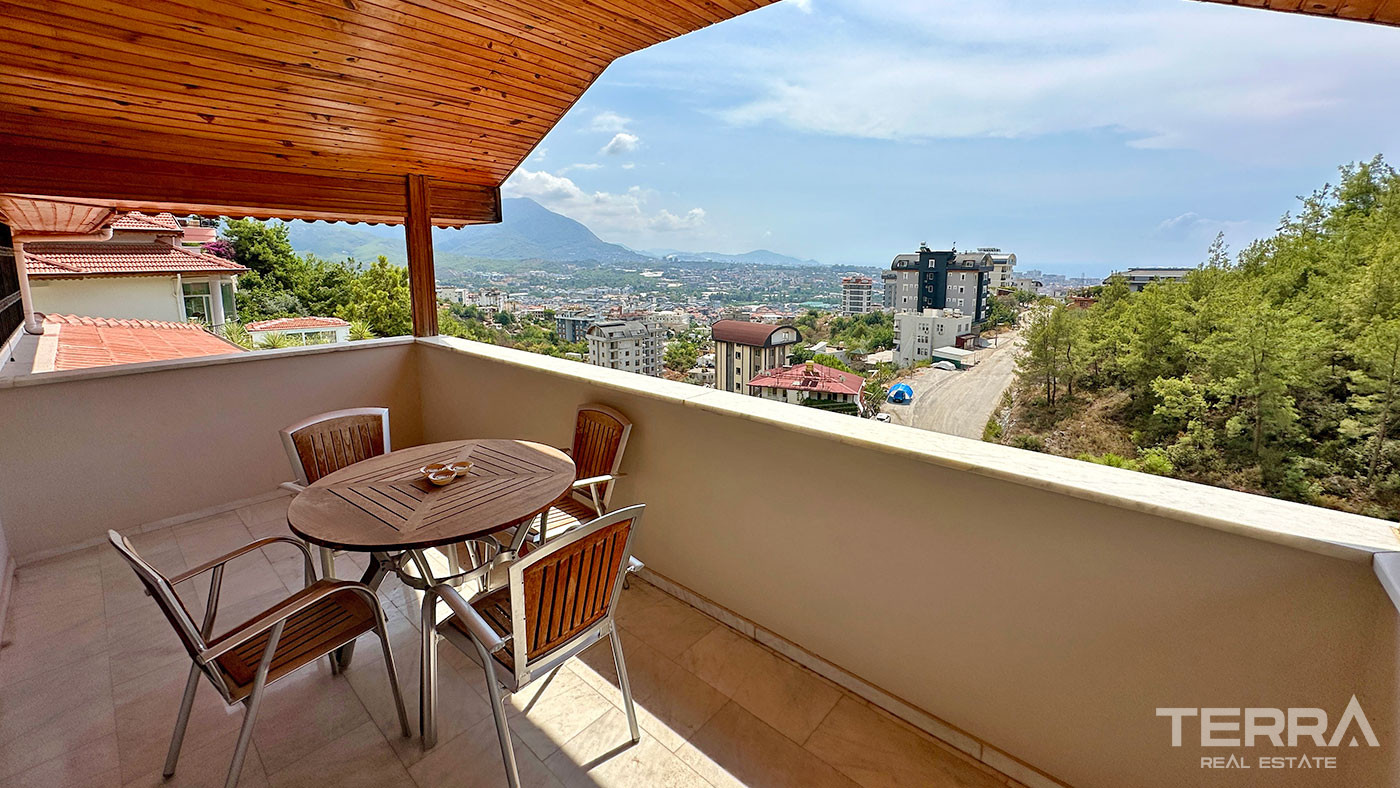 Sea View Villa with Private Pool for Sale in Alanya, Turkey - 102211