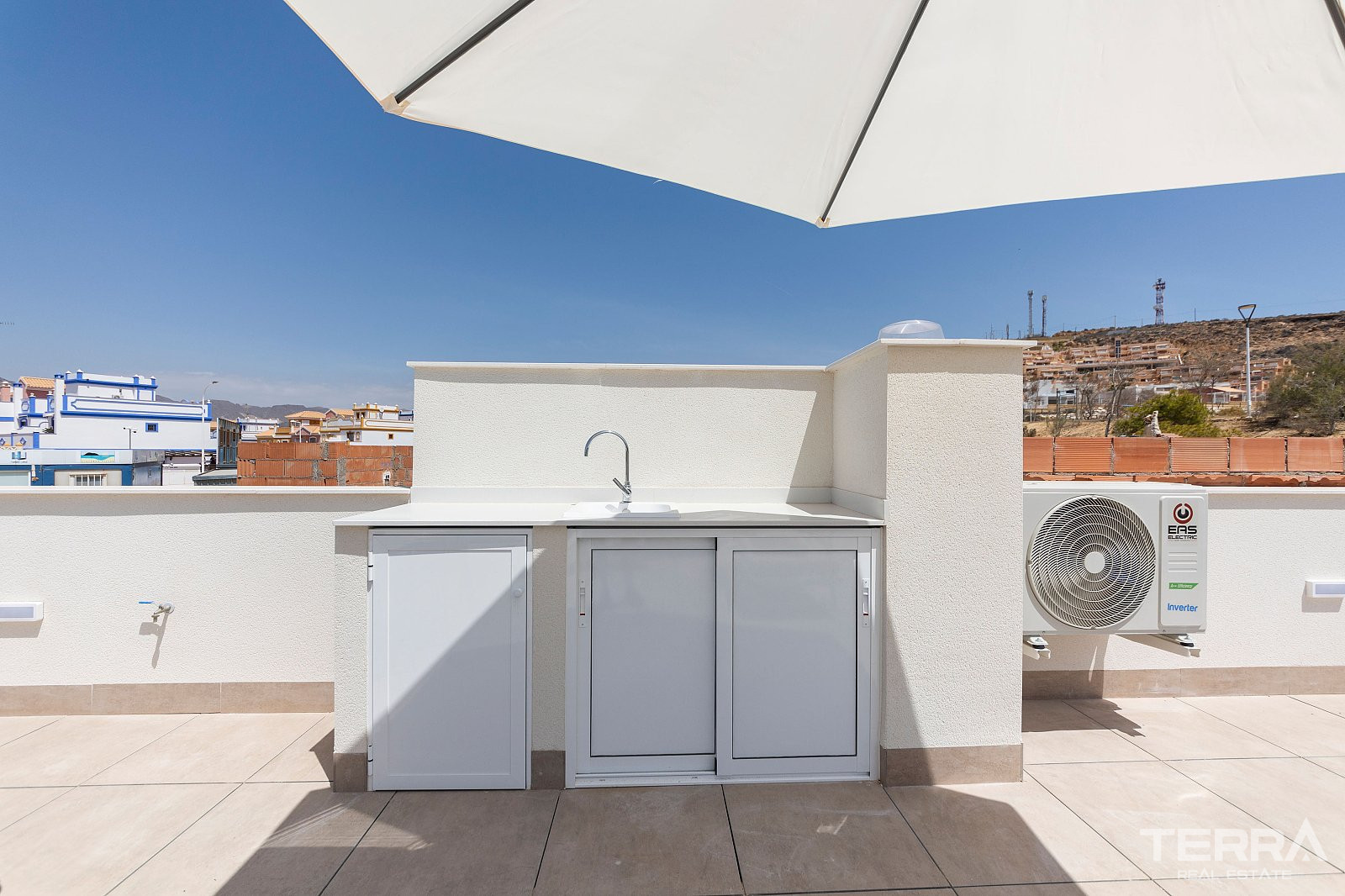 Moderne villaer med pool nær stranden i Almería, Pulpí, Spanien - 104859